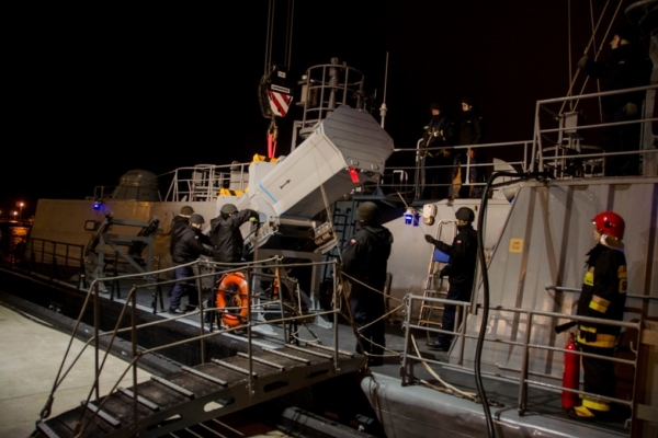 Nocny załadunek rakiet